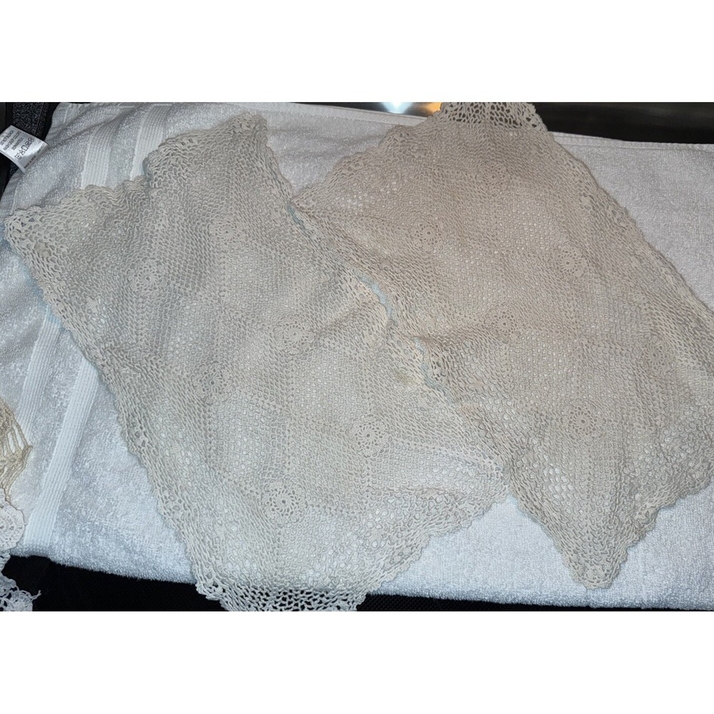 Vintage Dresser/Table Doilies Set Of 2. Matching Set, White